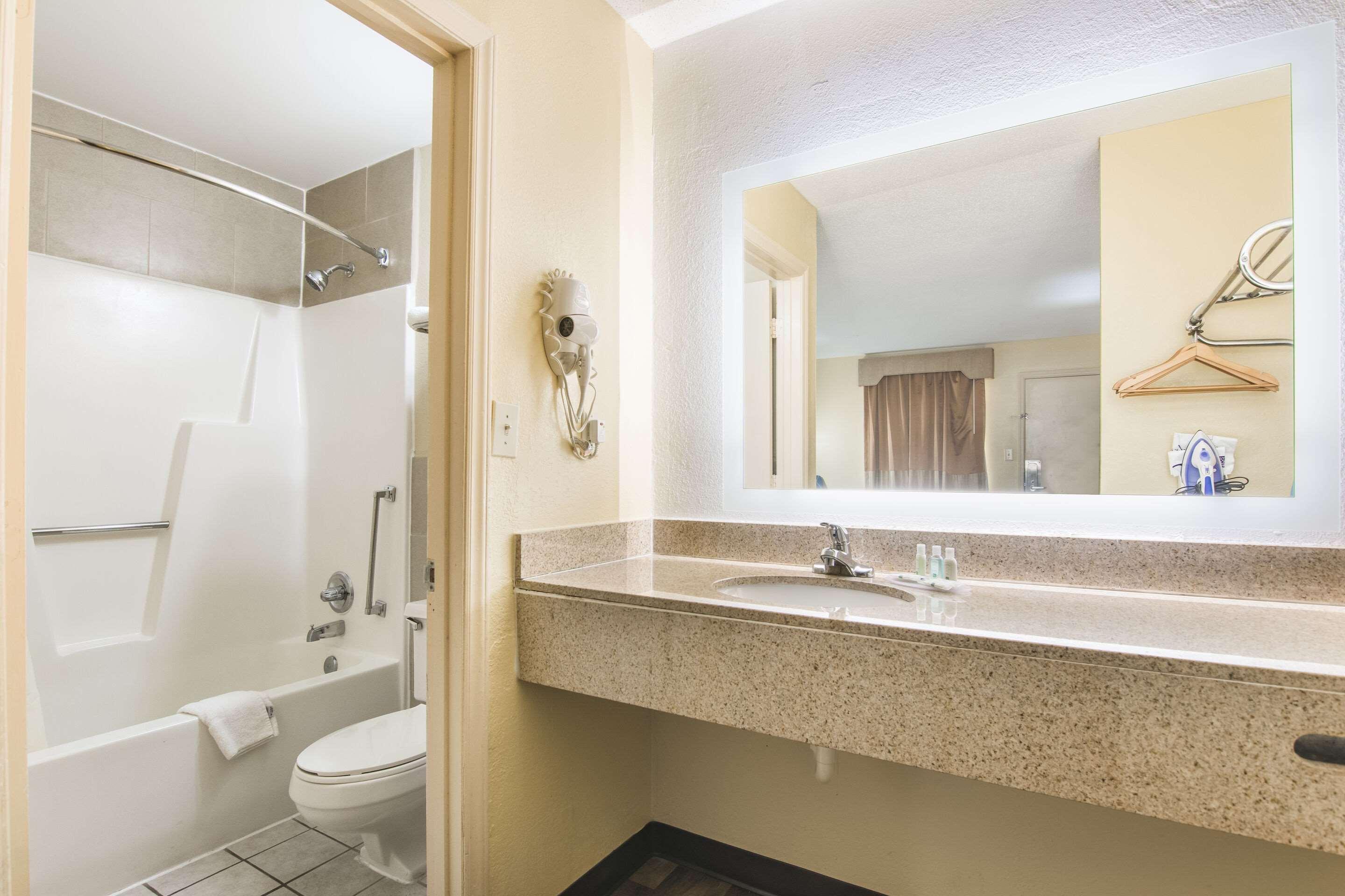 Quality Inn Кингс Маунтин Екстериор снимка